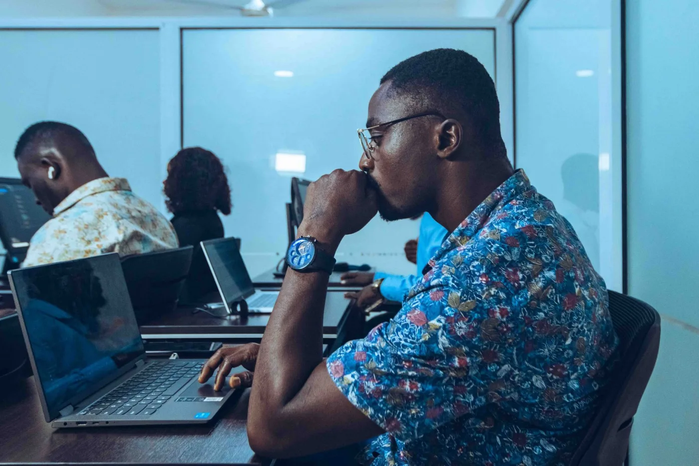 Éducation pratique à l'ère numérique : préparer les jeunes africains aux carrières technologiques